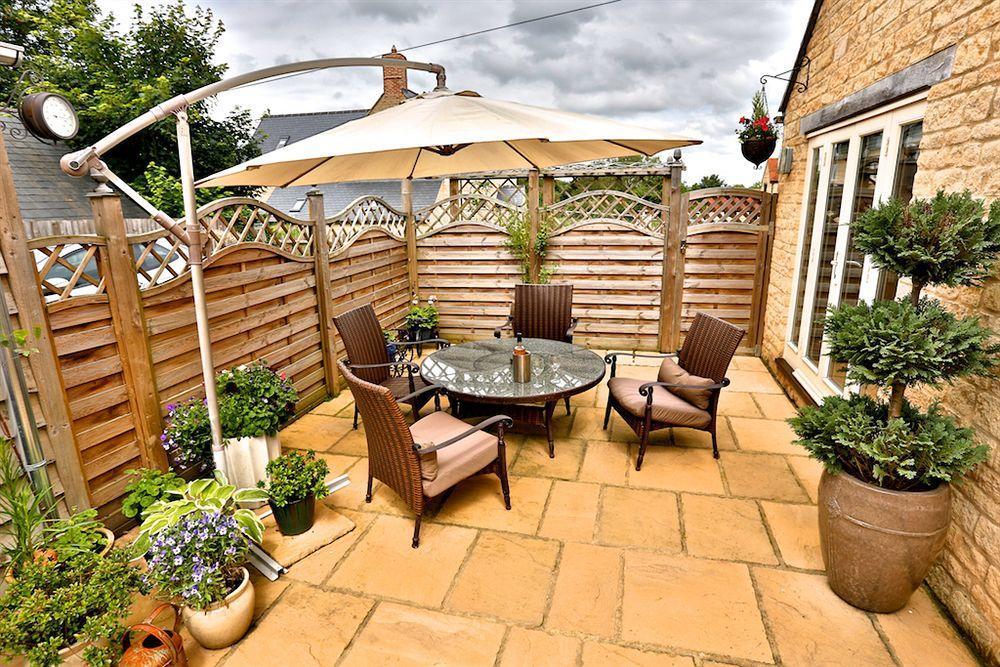 Silverstone Guest House Eksteriør billede