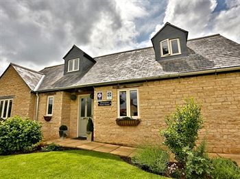 Silverstone Guest House Eksteriør billede